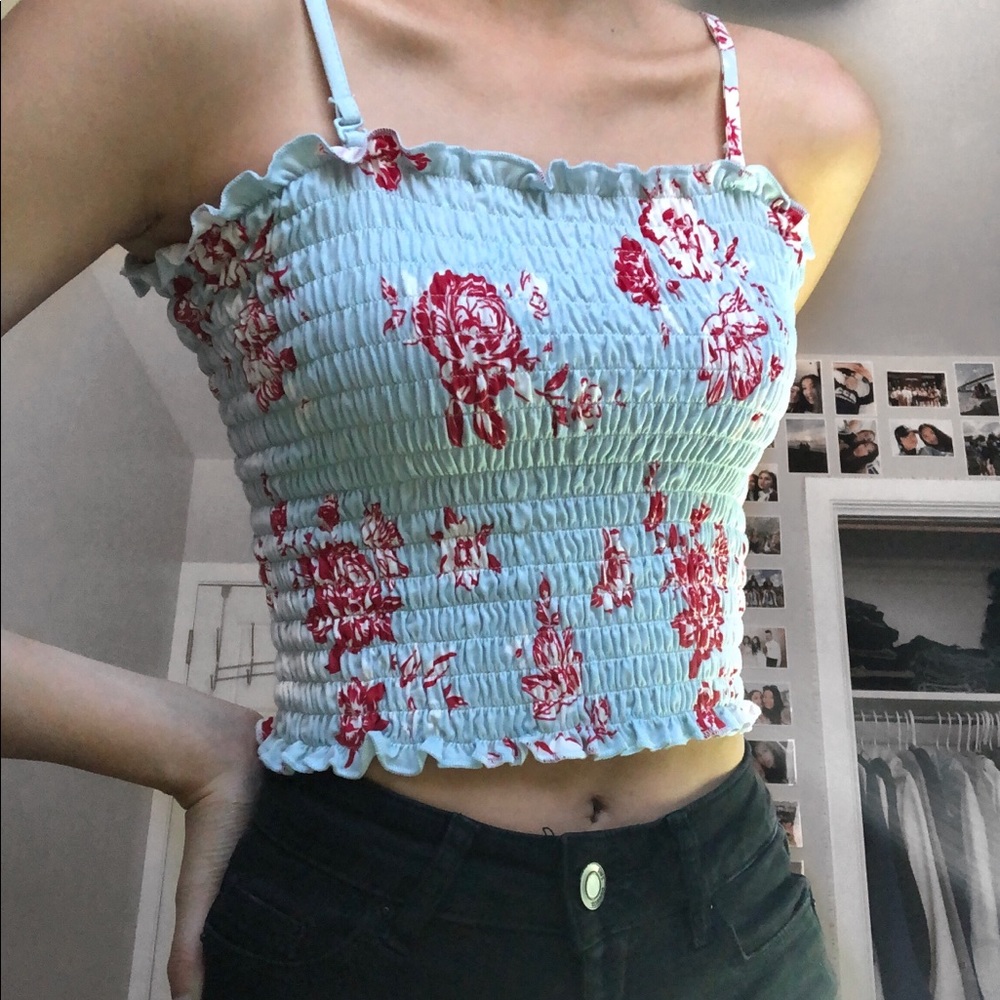 🦋2/$25🦋 FLORAL BLUE TUBE TOP